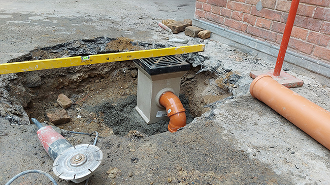 Installation eines Regenwasserablauf